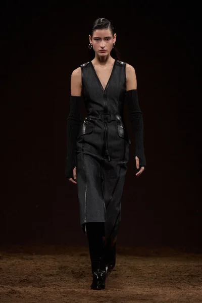 Look 7